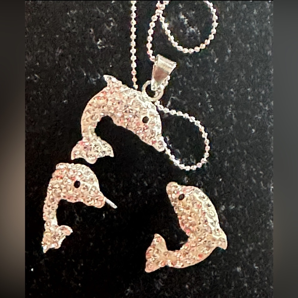 925 MX SILVER DOLPHIN WITH CRYSTALS SET NECKLACE AND EARRINGS